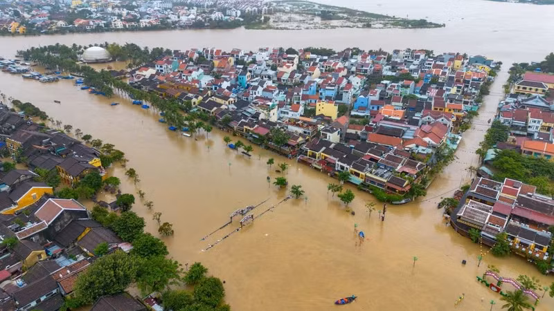 附图：暴雨洪水导致中部地区85间房屋受损，20454间房屋被淹。