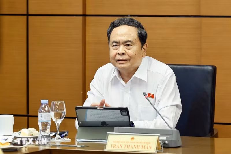 国会主席陈青敏发表讲话。（图片来源：越通社）