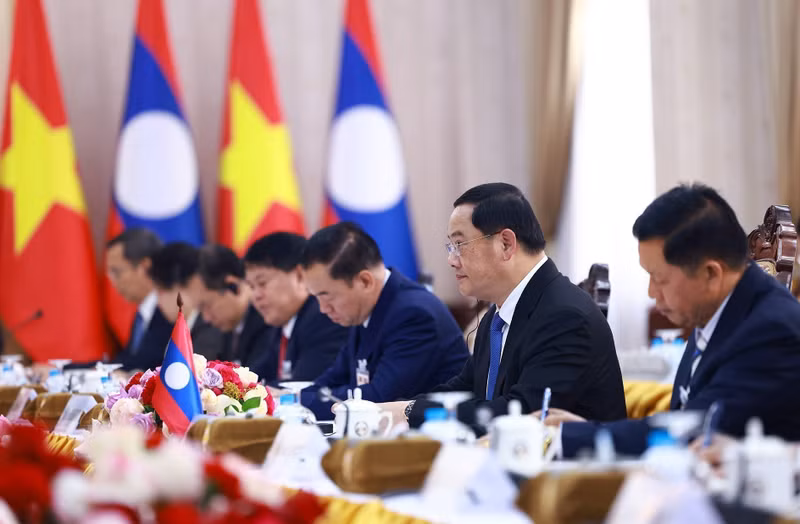 老挝政府总理宋赛·西潘敦发表讲话。