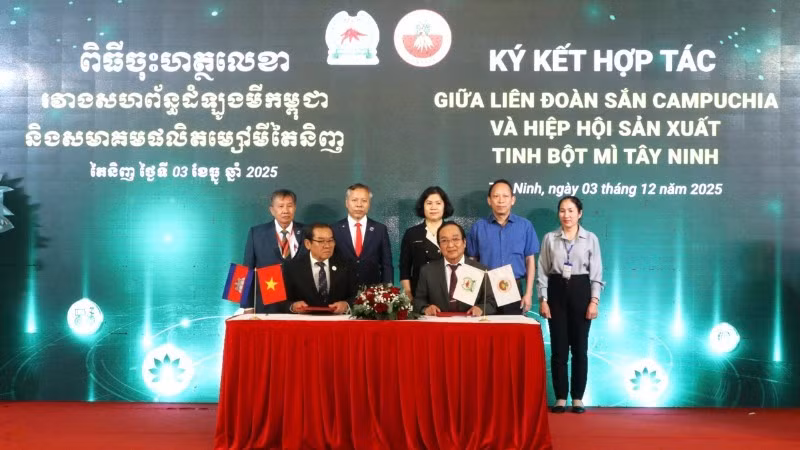 西宁木薯淀粉厂协会与柬埔寨木薯协会签署合作谅解备忘录。
