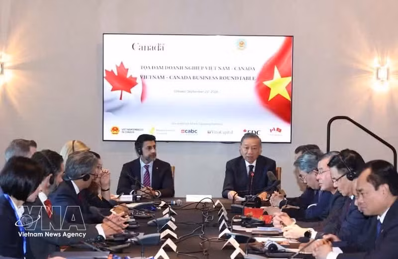 苏林总书记、国家主席出席越南—加拿大企业座谈会。（图片来源：越通社）