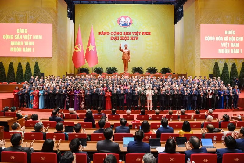 越南共产党第十四届中央委员会委员。